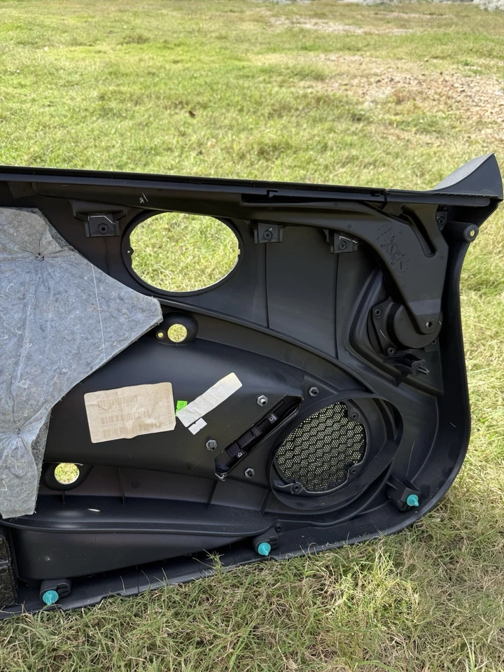 Passenger Side Inner Door Panel 2006 Mitsubishi Eclipse - Image 3 of 4