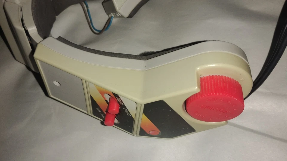 Лазерскоп Konami для Nintendo NES полностью непроверенный. как есть на запчасти или ремонт  - Изображение 3 из 4