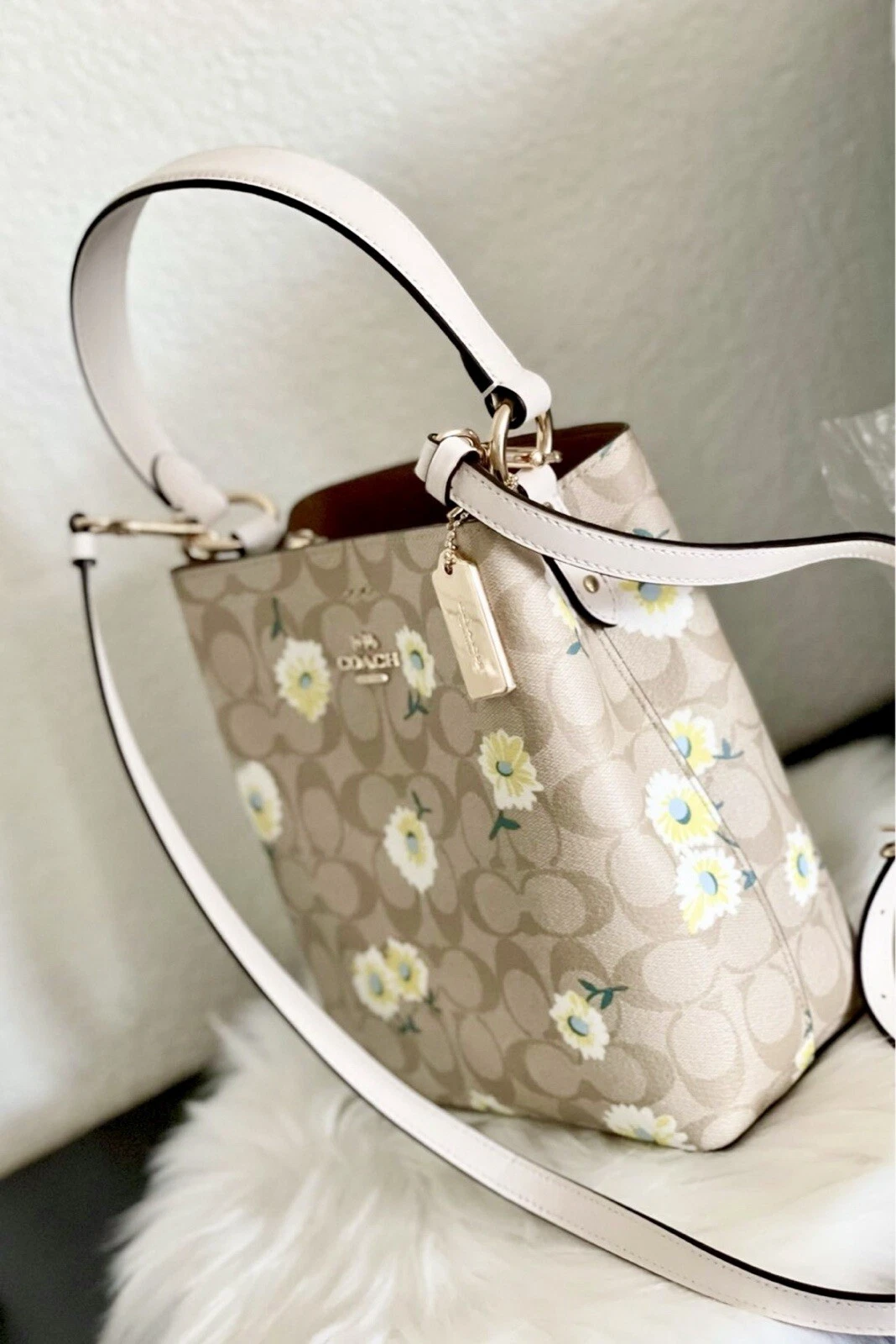 Borsa a secchiello Coach Town nuova con etichetta in tela firmata con stampa margherita C3411