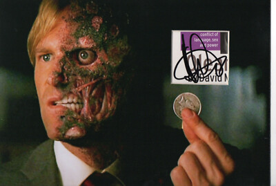 Aaron Eckhart signiert 12x8 Foto Display THE DARK KNIGHT Harvey Dent Echtheitszertifikat
