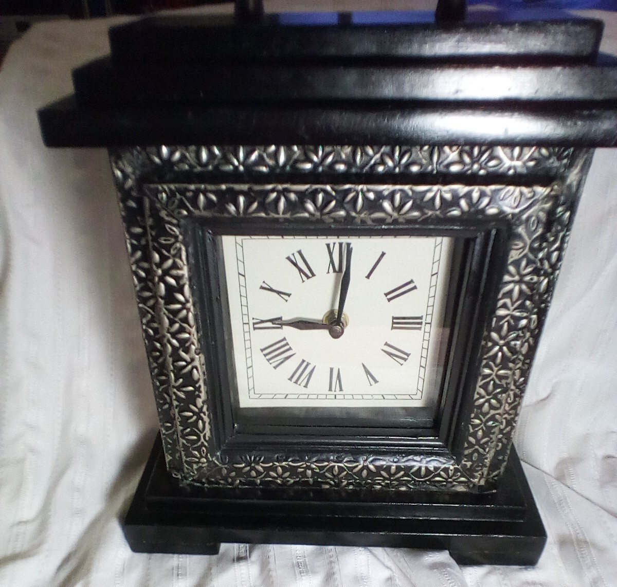 Vintage Metal And Wood Roman Numerals Battery Operated Desk Clock Made In India