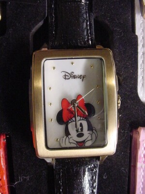 NEW/UNWORN Disney Accutime MINNIE MOUSE Watch with 5  display picture 3