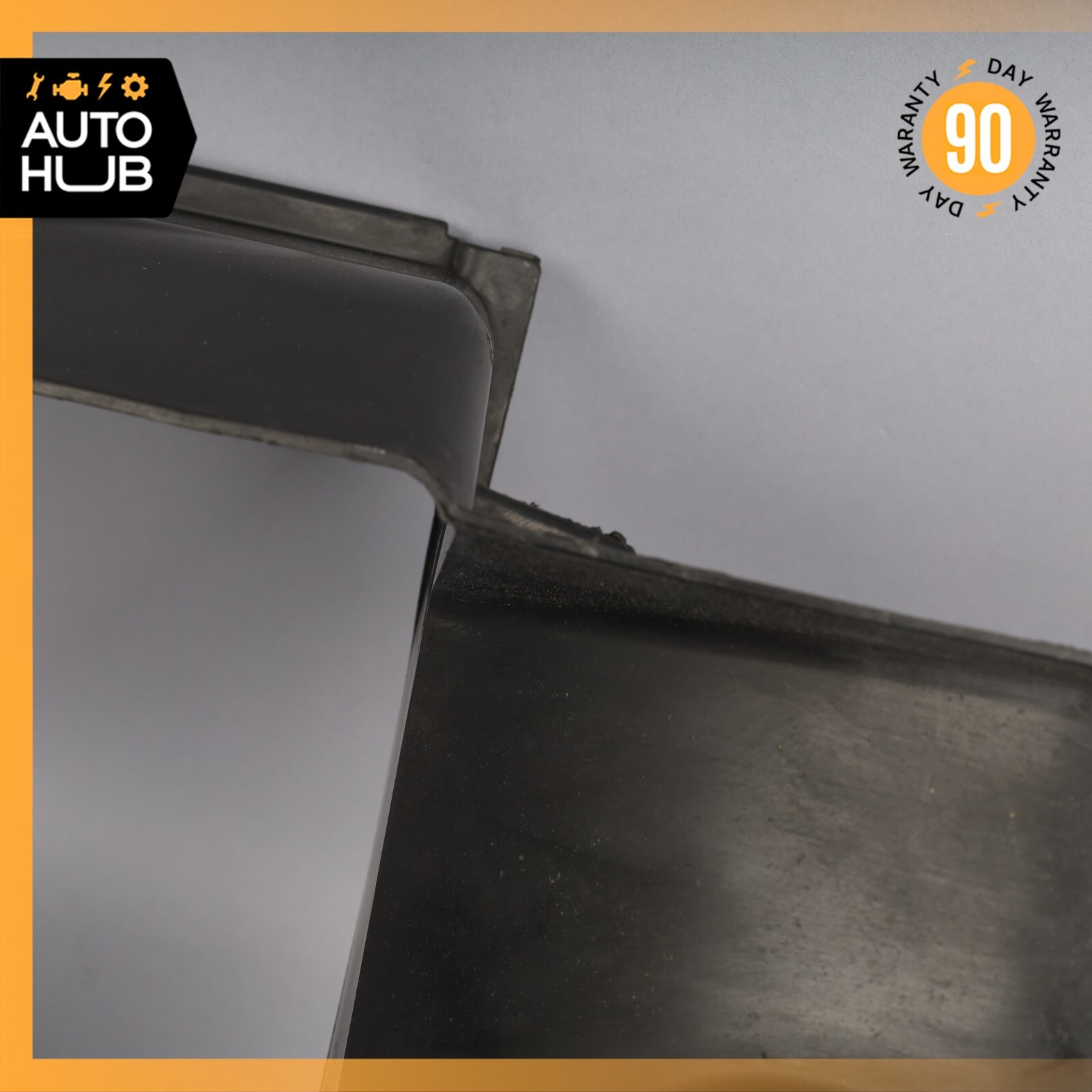 14-18 Maserati Ghibli M157 Front Left Side Intercooler Duct Shroud 670004140 OEM