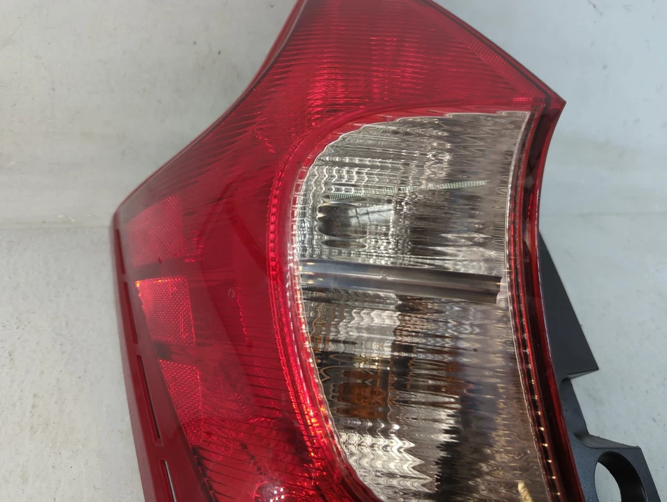 Luz trasera lateral izquierda para conductor Nissan Versa Note 2014-2019 OEM V0ZPG Foto 3 de 4