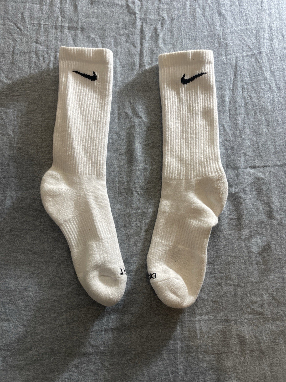 SAOLA Calze Nike Every Day Dri Fit Plus ammortizzate Training Crew CB solo un paio