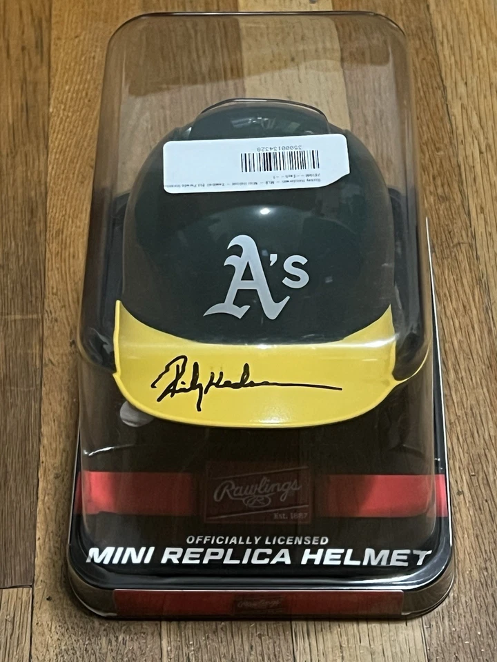 Minicasco Rawlings autografiado por Rickey Henderson de Oakland Athletics - Beckett Foto 3 de 4