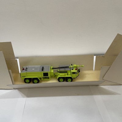 Conrad 5511 Oshkosh Rosenbauer Viper Crash / Fire Engine Vehicle  1:50 Scale Box