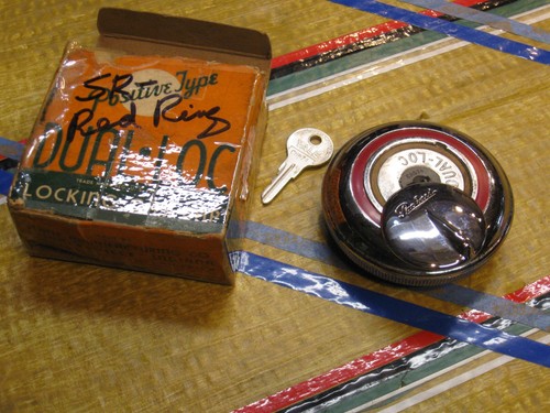 1935-9  Packard Su-8/12 . Script  Red Ring Locking Gas/Fuel Cap. B.