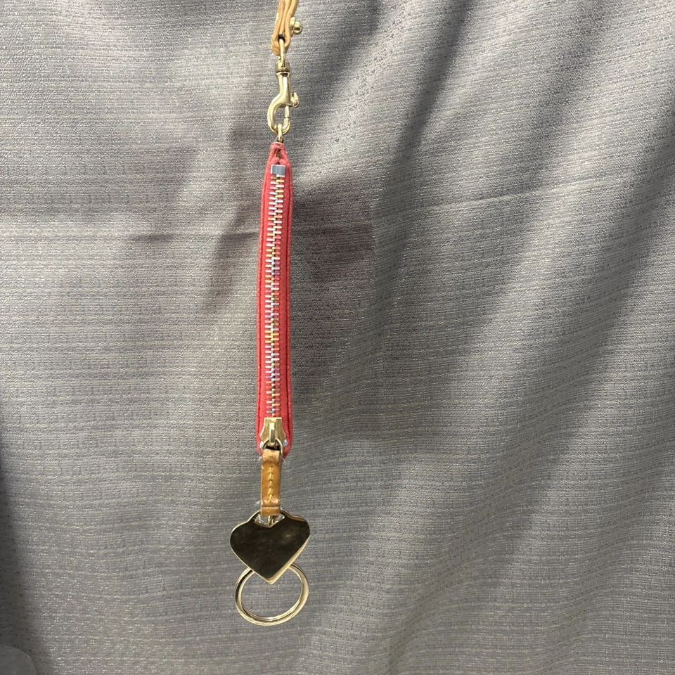 Vintage y Divertido Dooney & Bourne - Bonito y Rosa Inicial Billetera con Init Pastel Foto 3 de 4