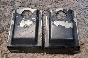 2 Yakima Q64 clips clip use with Q Tower round bar roof rack 64