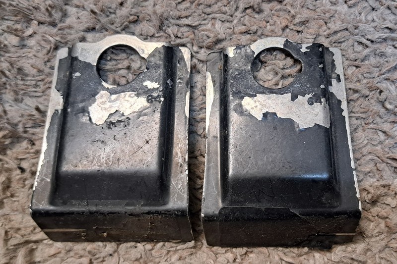 2 Yakima Q64 clips clip use with Q Tower round bar roof rack 64