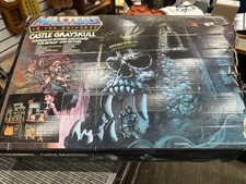1981 MASTERS OF THE UNIVERSE MOTU CASTLE GRAYSKULL OPEN damaged BOX  Incomplete.