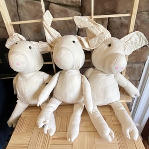 Farmhouse Muslin Pig Stuffed Animals Set of 3.Add this to your crafting Projects
