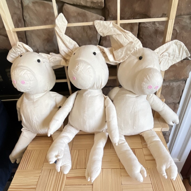 Farmhouse Muslin Pig Stuffed Animals Set of 3.Add this to your crafting Projects