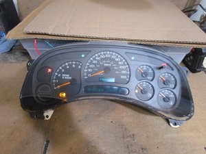 03-07 Chevy Silverado Speedometer Instrument Cluster 150K Miles 15114649