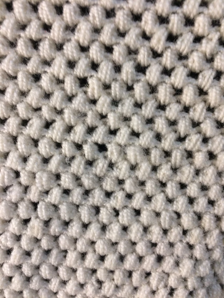 Châle en laine, au crochet fait main, blanc, à franges, années 70 Très bon état. - Photo 4/4