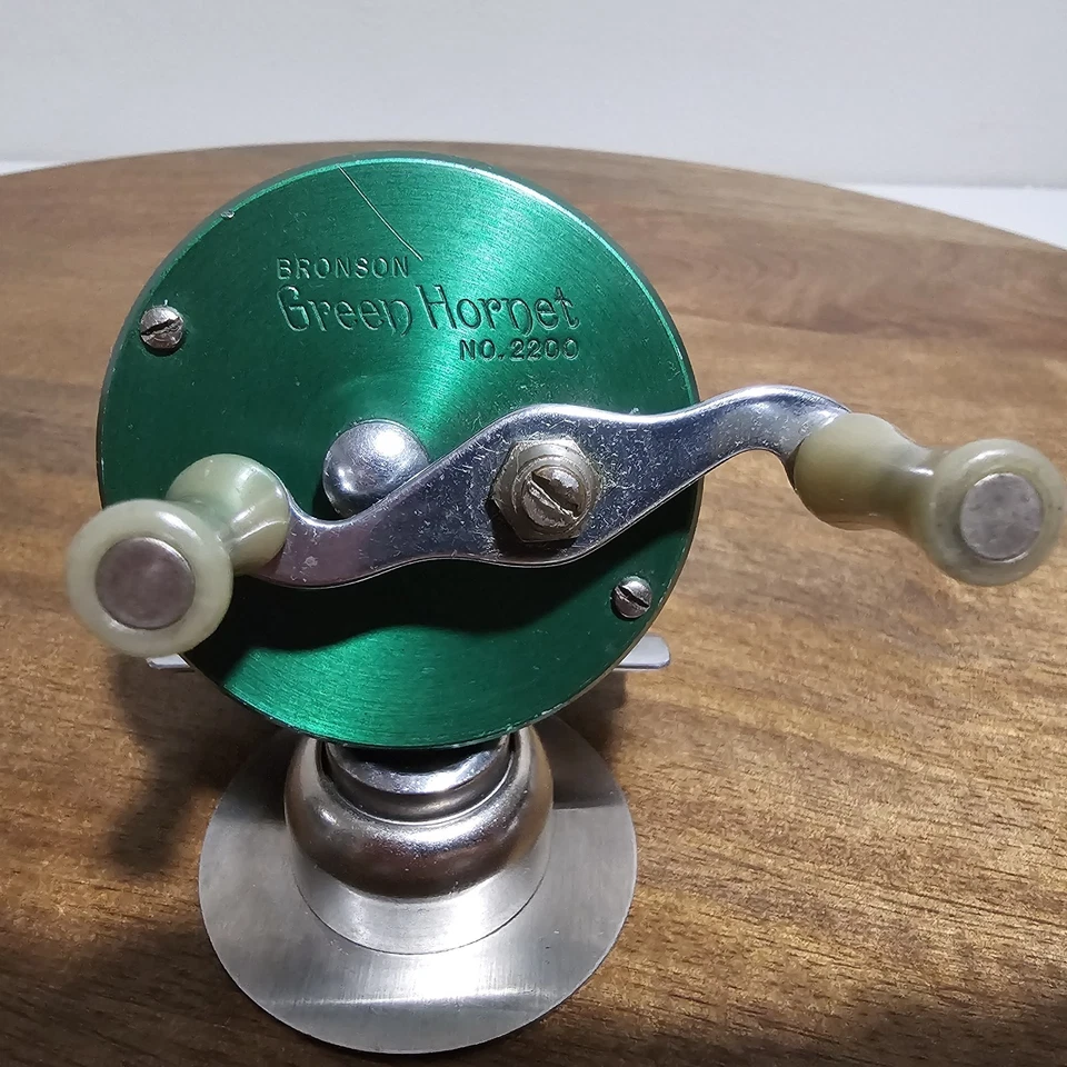 Avispón verde Bronson vintage n.º Lote de carretes de fundición de cebo 2200 #0027 Foto 2 de 4