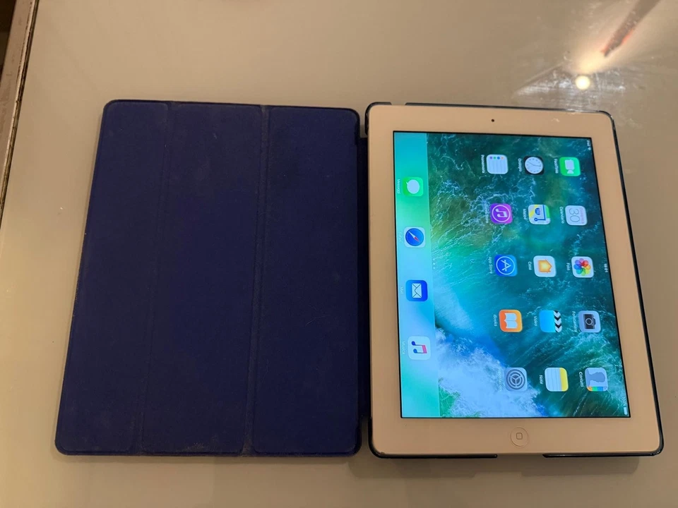 iPad 4 Wi-Fi 16GB (MD513TY/A) + Custodia Blu – Ottime condizioni - Immagine 3 di 4