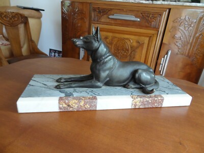 ANCIENNE STATUETTE EN Régule signée FRANJOU. Chien Art Déco. 12 x 14 cm
