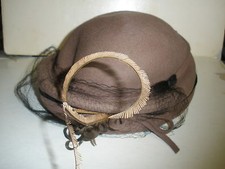 USA Merrimac Hat Corp 100 wool vintage brown ladies cap hat