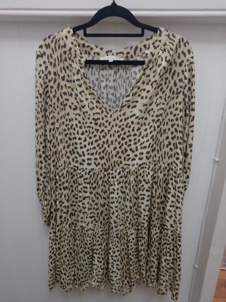 White Closet Size 12 Leopard Print Long Sleeve Baby Doll Dress