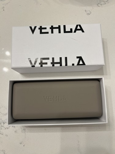Vehla Finn Women's Sunglasses BLACK/SMOKE - MSRP of $200 NEW - Picture 3 of 3