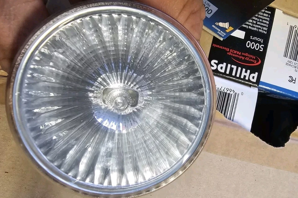 Philips 20PAR20E/FL25 - 152165 - 15216-5 Let's Make A Deal!!! - Image 3 of 4