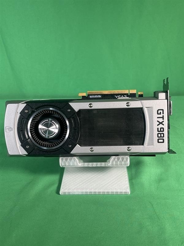 Founders Edition Gtx 1661 Ti NVIDIA 04G-P4-2982-KR GTX 980- USED