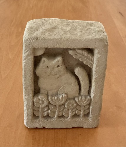 Vintage Carruth Studio 1997 Cat & Flowers Cast Stone Wall Plaque