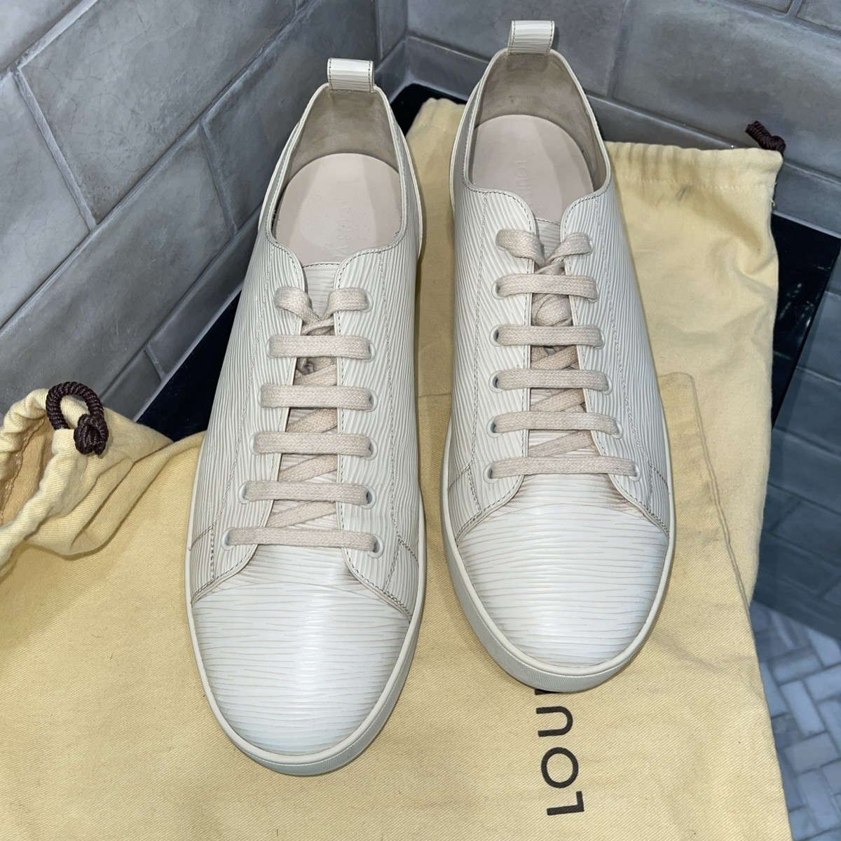 Louis Vuitton スエード スニーカー サイズ9 1/2 🔥Louis Vuitton LV MS 1115 9 Cream Leather Shoe Trainer Sneakers