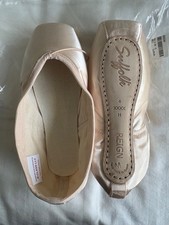 NEW Suffolk Reign pointe shoes size 4 XXXX hard shank