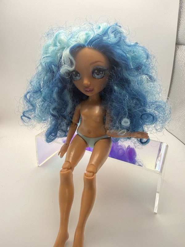 Rainbow High Skyler Bradshaw Winter Break Fashion Doll Curly Hair - NUDE