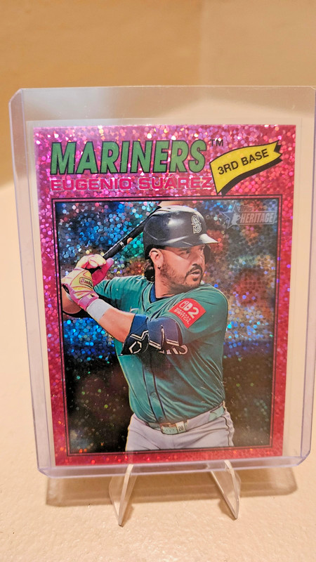 2026 Topps Heritage - Eugenio Suarez #29 Chrome Pink Sparkle Refractor