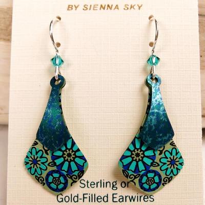 Orecchini Fatti A Mano Adajio – Blu Tropicale E Teal A Goccia