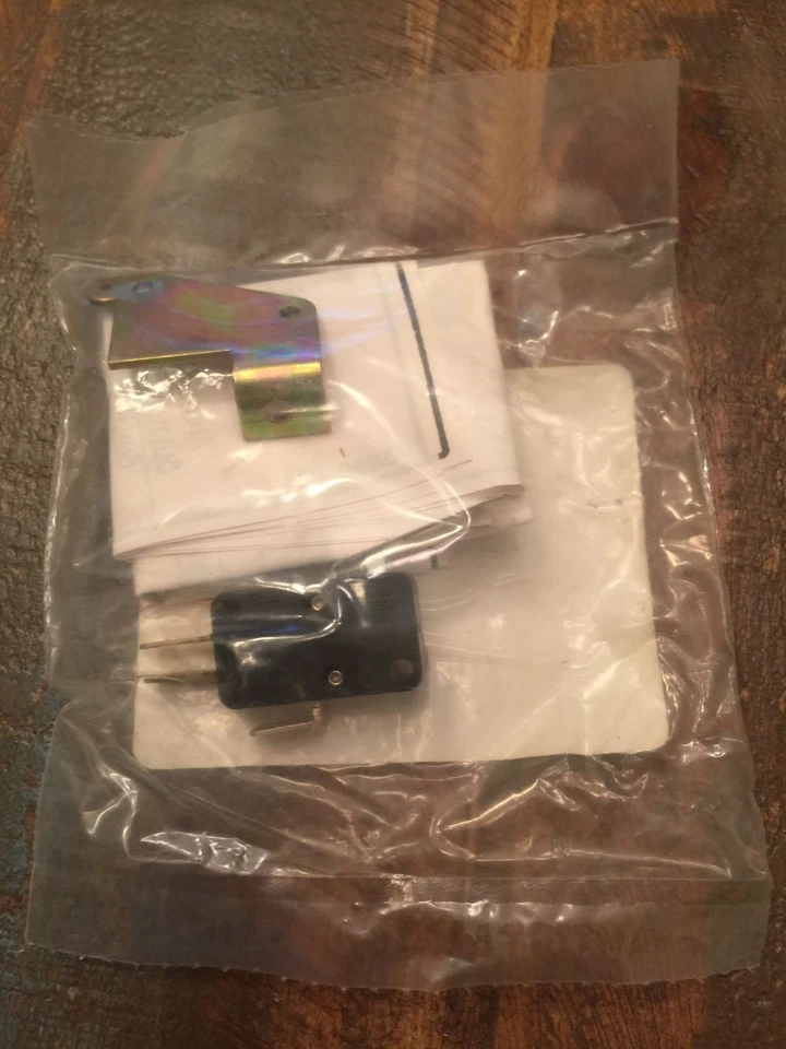 NEW IN PACKAGE JOSLYN CLARK AUX KIT 5999-3604 - Image 2 of 2