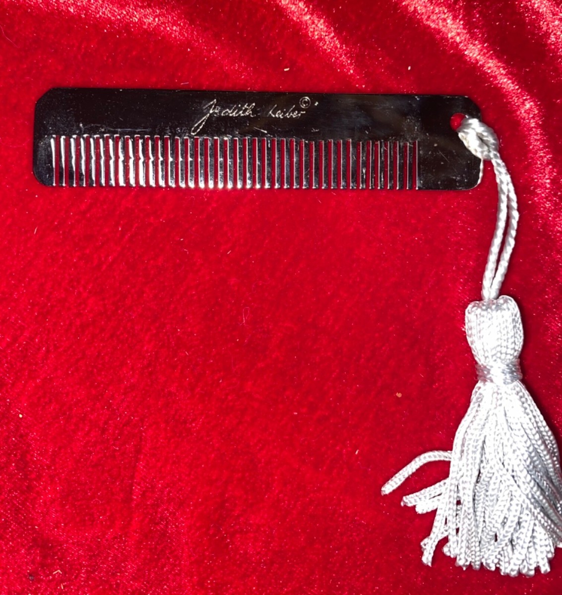 Judith Leiber Metal Hair Comb Made In Italy Gold Comb w/ Tassel & 9” Silver Comb Judith Leiber Sm silver tone mini hair comb w/tassel | eBay main image 4