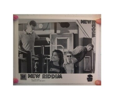 Neu Riddim Presse Set Und Foto