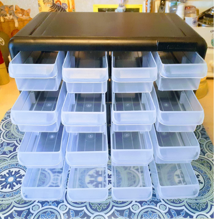 16-Drawer Plastic Drawer Storage Cabinet for Garage Organization