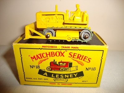 MATCHBOX REGULAR 1-75 18B BULLDOZER - TOP in original C BOX