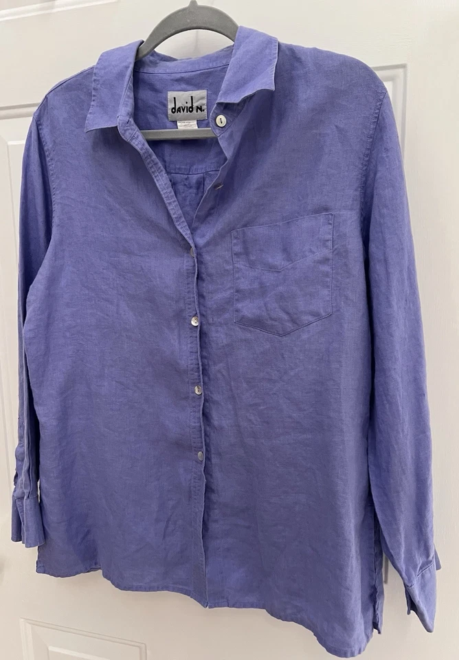 Camiseta de mujer David N con botones manga larga talla grande azul púrpura 100 % lino Foto 3 de 4