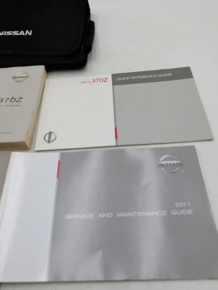 Nissan 370Z 2011 manual del propietario con estuche referencia rápida y CD Foto 3 de 4