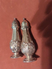Vintage W.B. Mfg Co. (Weidlich Bros) Silver Plate Salt & Pepper Shakers B129