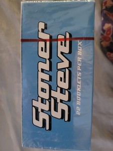 NATURAL AND ORGANIC ROLLING PAPERS "STONER STEVE" 22 PACK