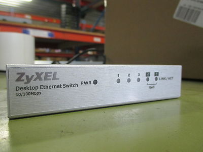 ZyXEL ES105A 5-Port Fast Ethernet Switch 10/20/100/200Mbps