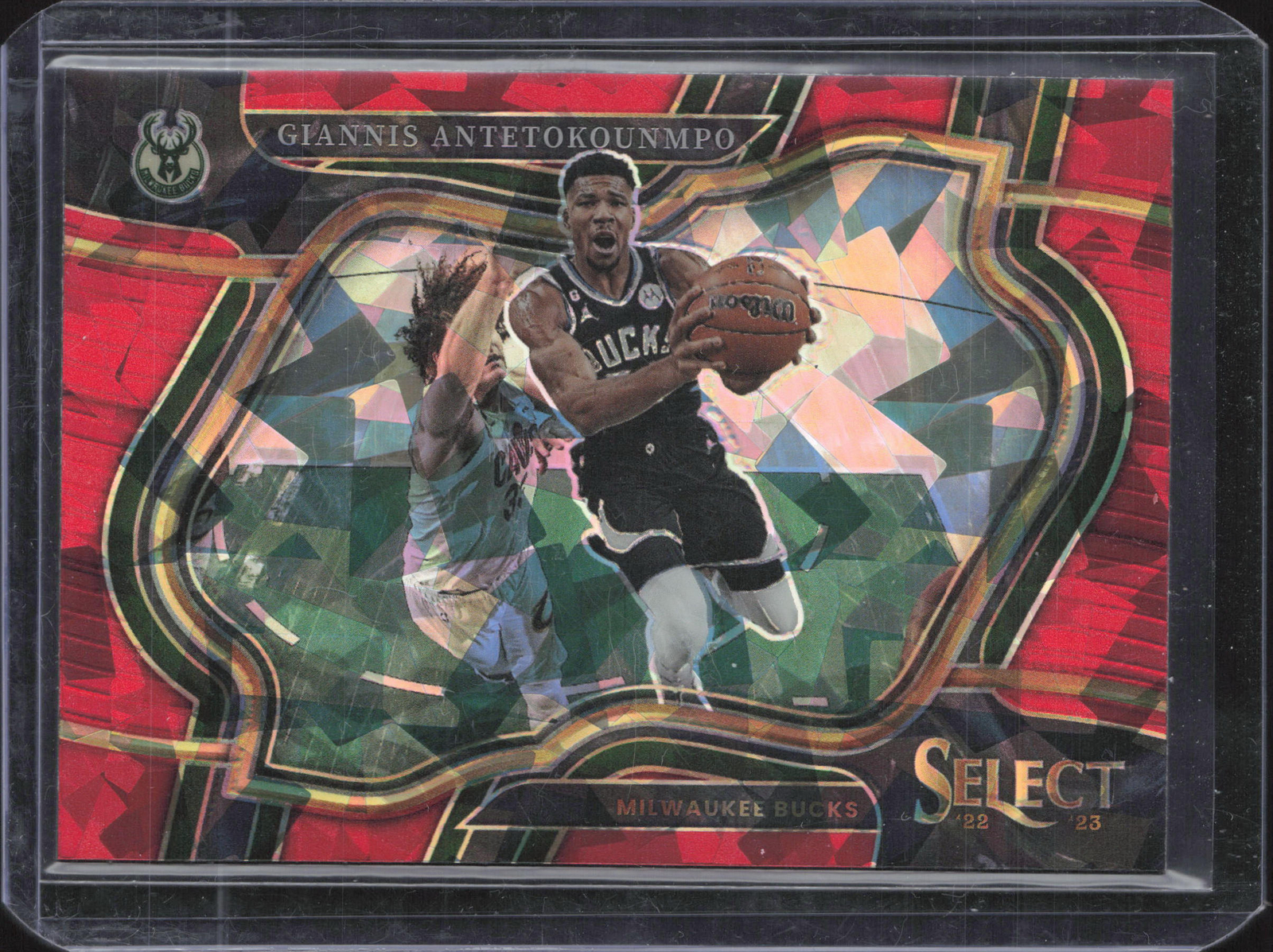 2022-23 Panini Select #261 Giannis Antetokounmpo Red Cracked Ice Prizms