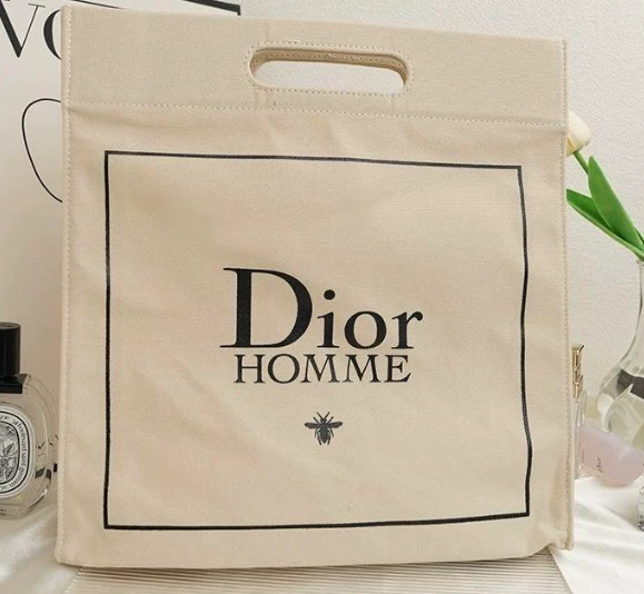 Sac fourre tout Dior Homme Nouveauté 2023 beige nouveauté clients VIP 33,5x32x7 cm jamais utilisé
