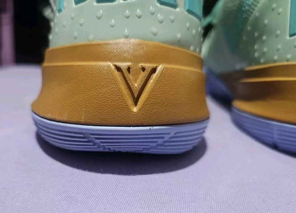 Nike Kyrie V SpongeBob Squidward Mens Basketball Shoes Size 17