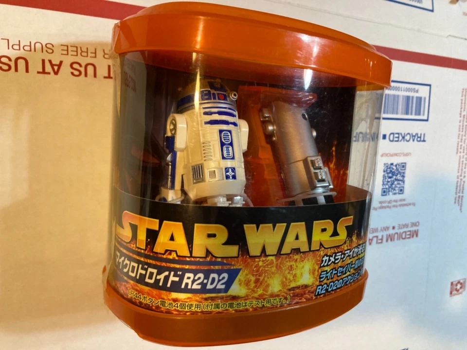 TOMY TARAKA ( STAR WARS R2-D2 ) REMOTE CONTROL R/C DROID JAPAN EXCLUSIVE 2005 - Image 2 of 4
