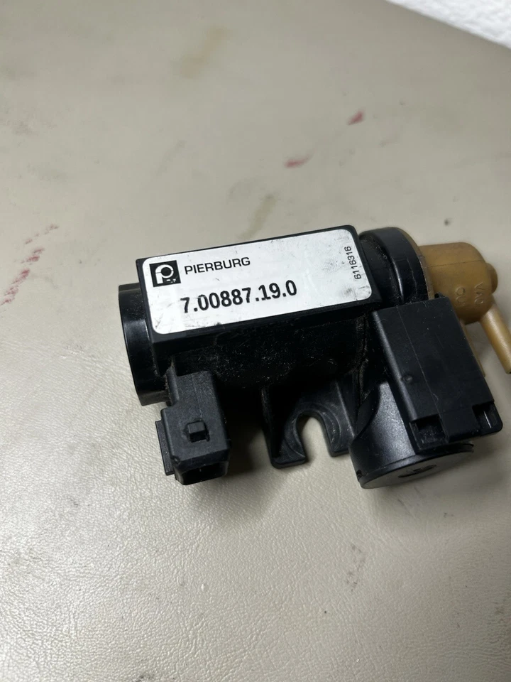 Electroválvula de refuerzo turbocompresor BMW E92 E90 E93 335i N54 / Pierburg Foto 2 de 4