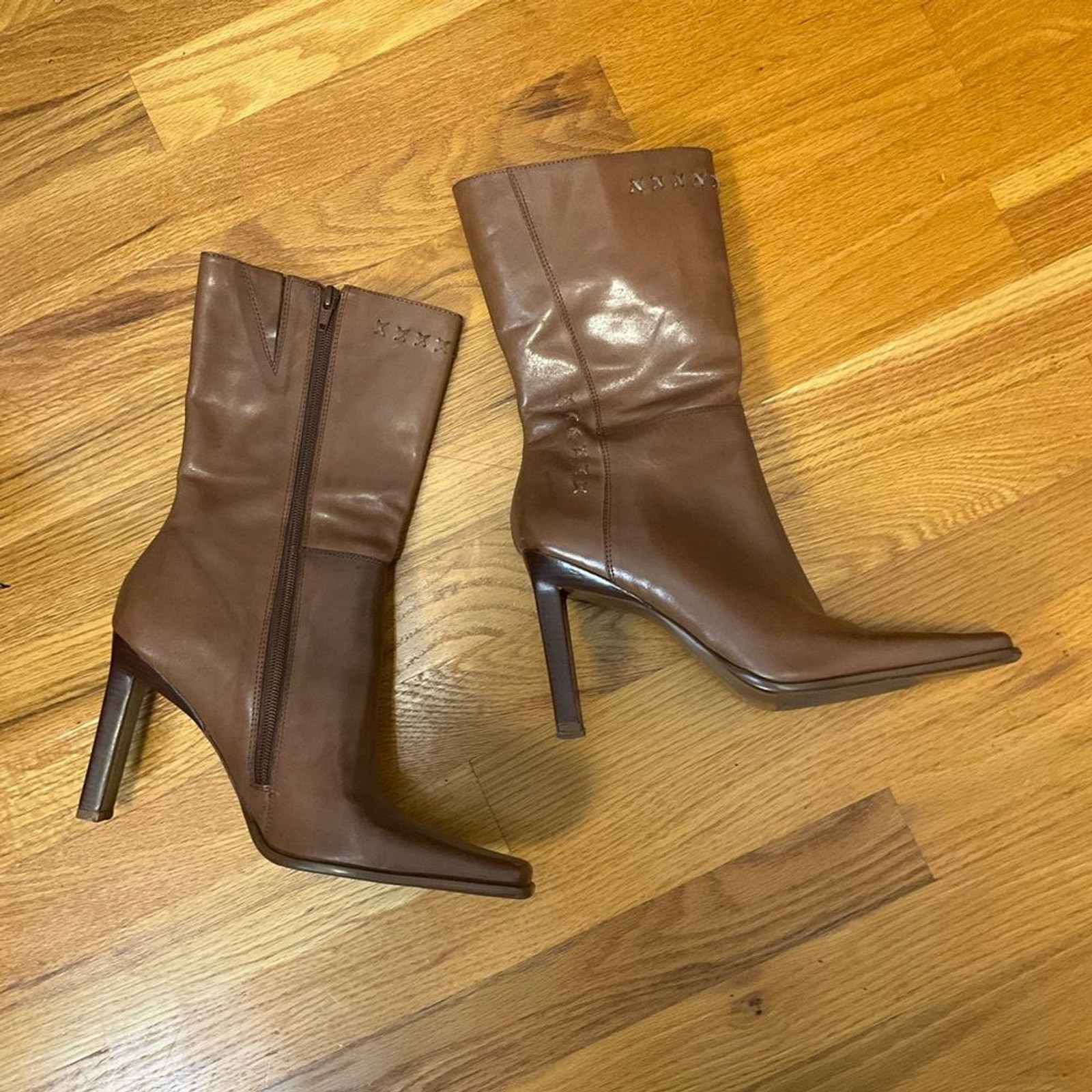 DIBA sz 9 Leather Heeled Boots Low Profile “ADENA” Zipper Square Toe Tan Brazil